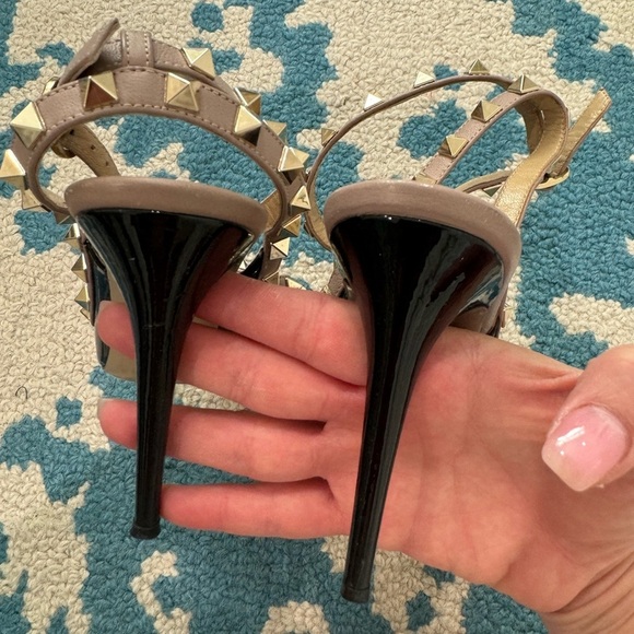 Valentino Black and Tan Rock Stud Shoes size 38 - Picture 3 of 4